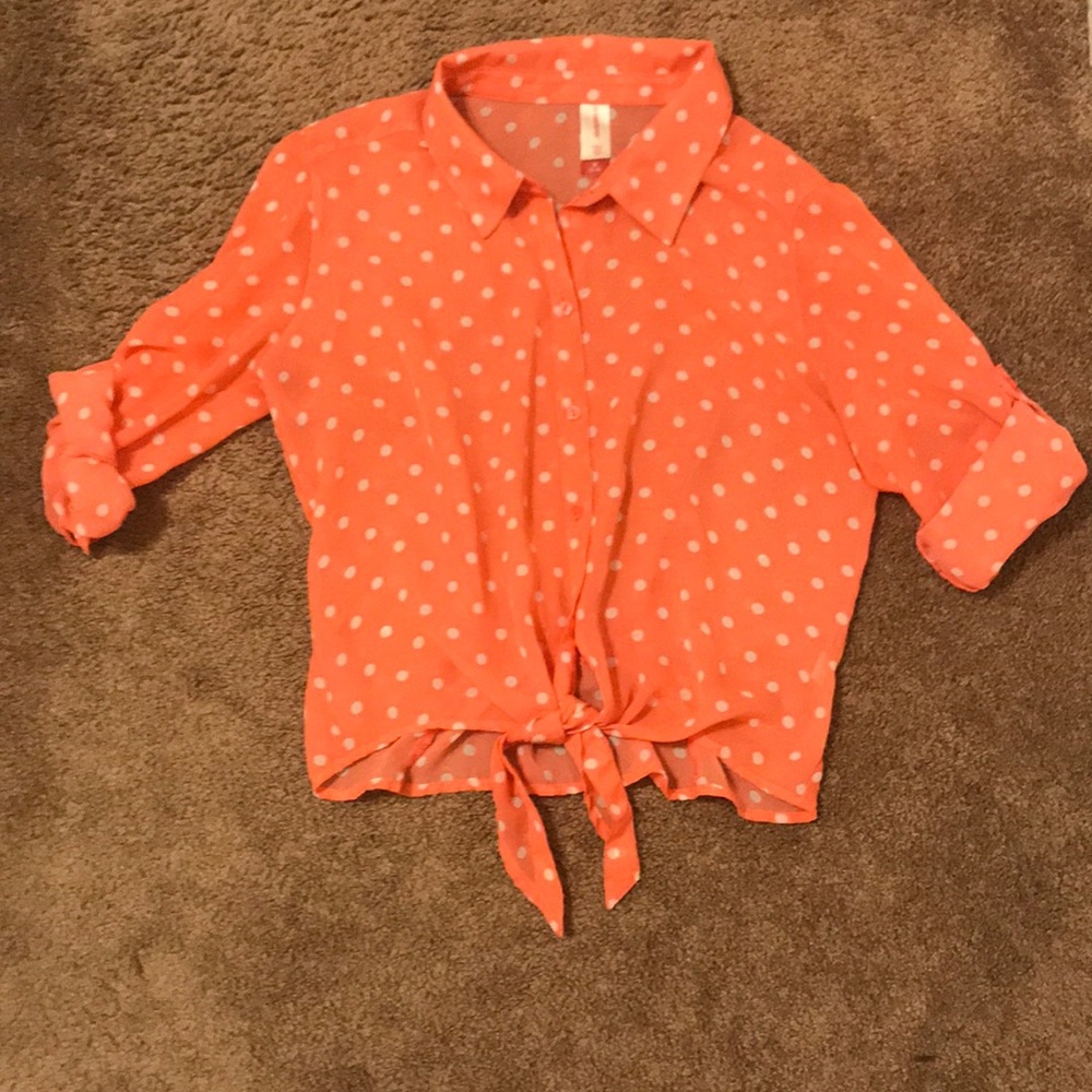 Polka dot button down ๐๐๐ - Picture 5 of 6